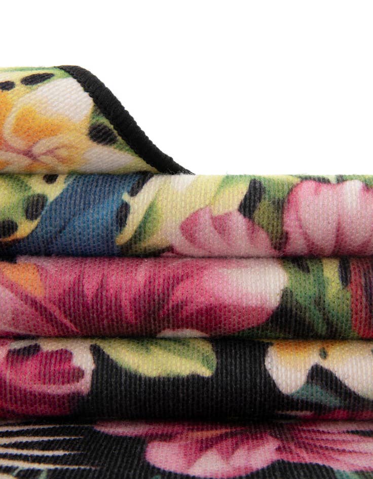 Detail image of 2' x 3' 1  Washable Jill Zarin Caribbean Indoor / Outdoor Oval Rug