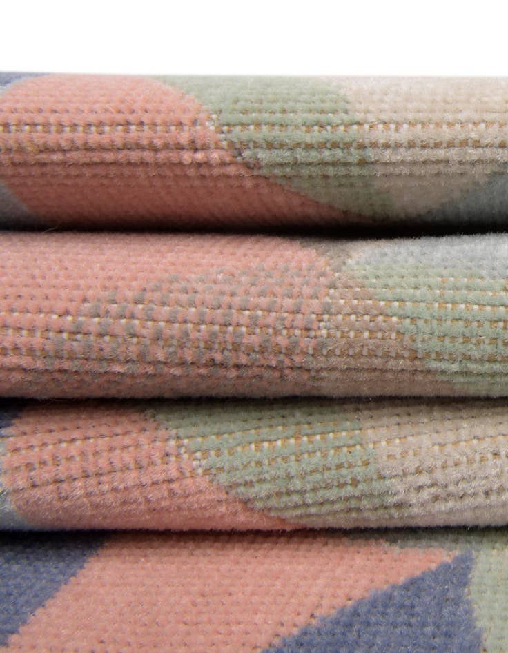 Detail image of 8' x 10' Lotus Oval Rug