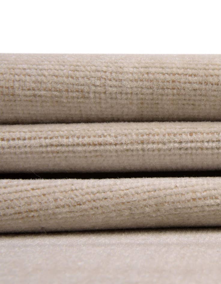 Detail image of 5' 3 x 8' Lotus Oval Rug