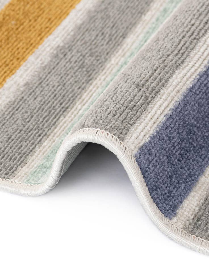 Detail image of 5' x 8' Lotus Oval Rug