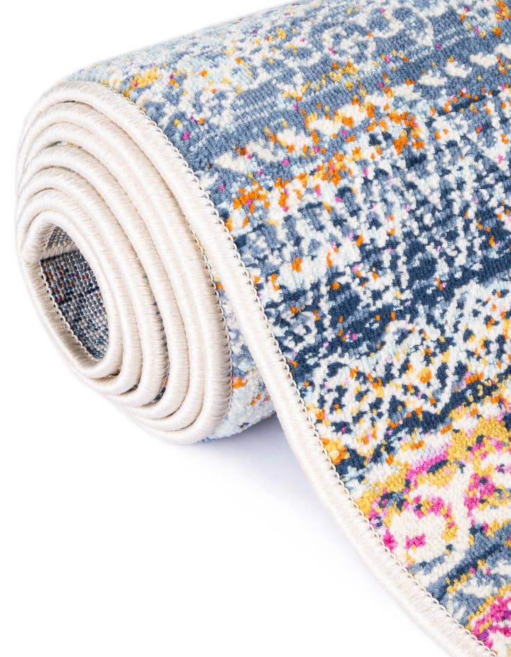 Detail image of 3' 7 x 5' 3 Malibu Oval Rug