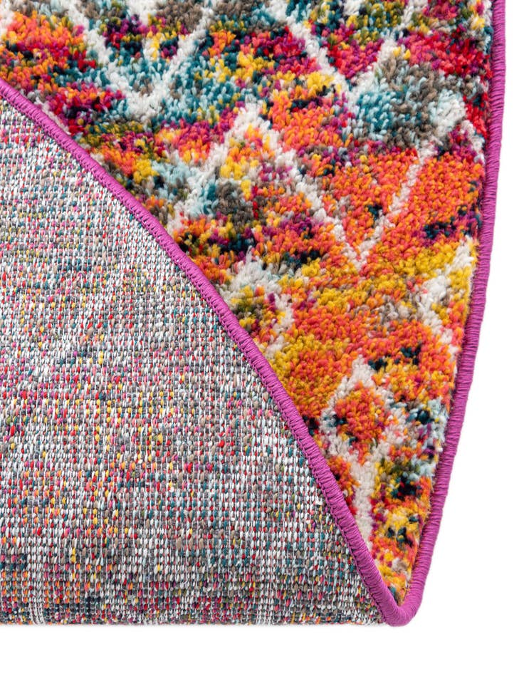 Detail image of 5' 3 x 8' Moroccan Trellis Oval Rug