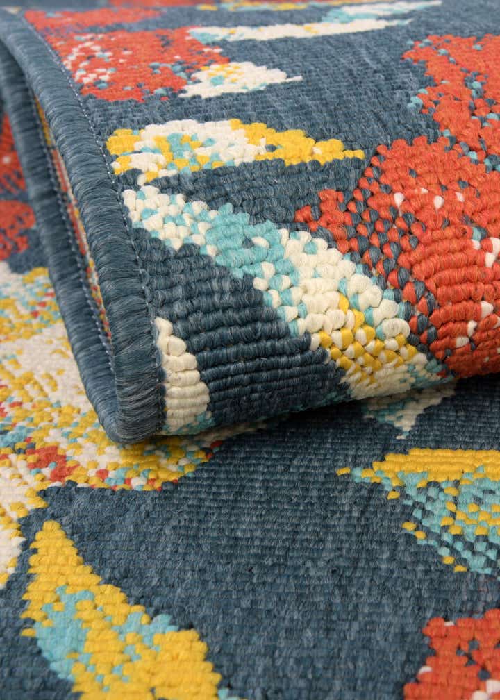 2' x 3' Easy-Clean Coastal Indoor / Outdoor Oval Rug