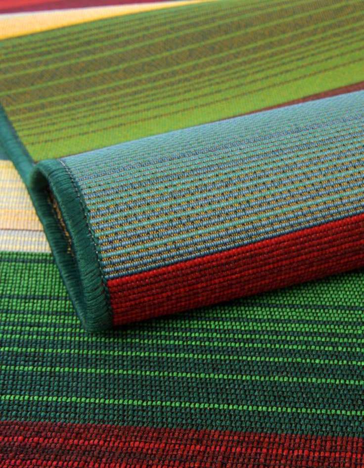 Detail image of 4' x 6' Easy-Clean Modern Indoor / Outdoor Oval Rug