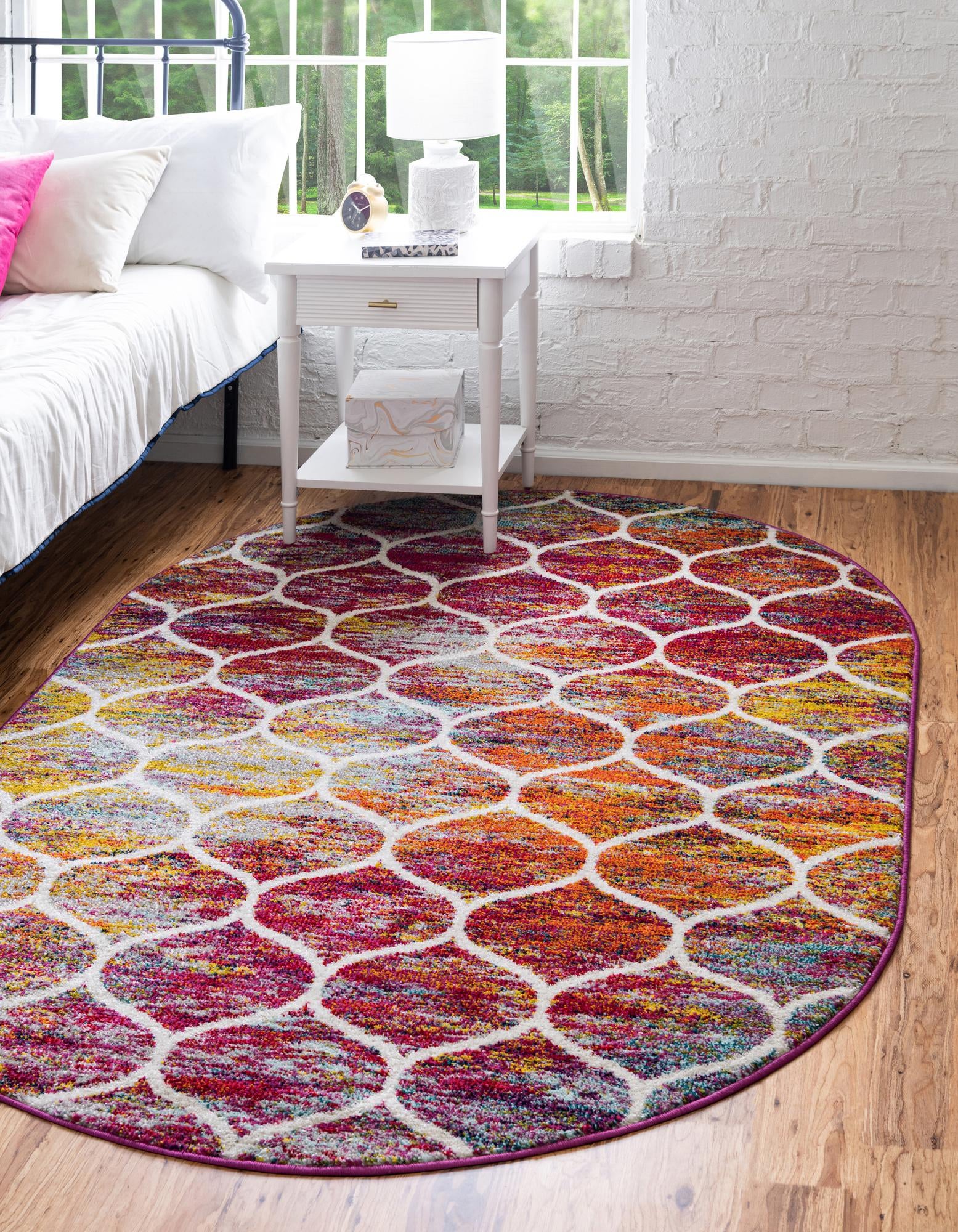 Primary image 2' x 3' Trellis Frieze Oval Rug