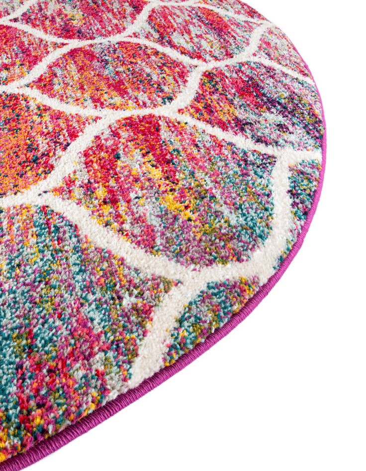 Detail image of 3' x 5' 3 Trellis Frieze Oval Rug