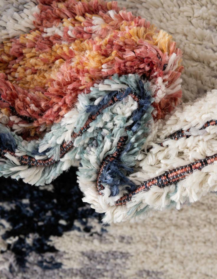 Detail image of 8' x 10' Tucson Oval Rug