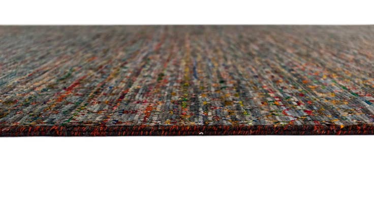 Detail image of 6' 7 x 9' 10 Agra Wool Rug