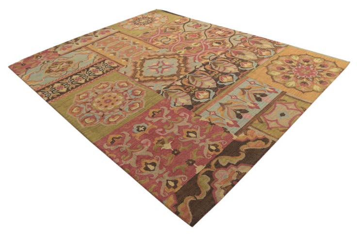 Detail image of 8' x 10' Agra Rug