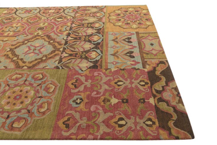 Detail image of 8' x 10' Agra Rug