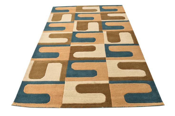 Detail image of 5' 1 x 7' 10 Agra Rug