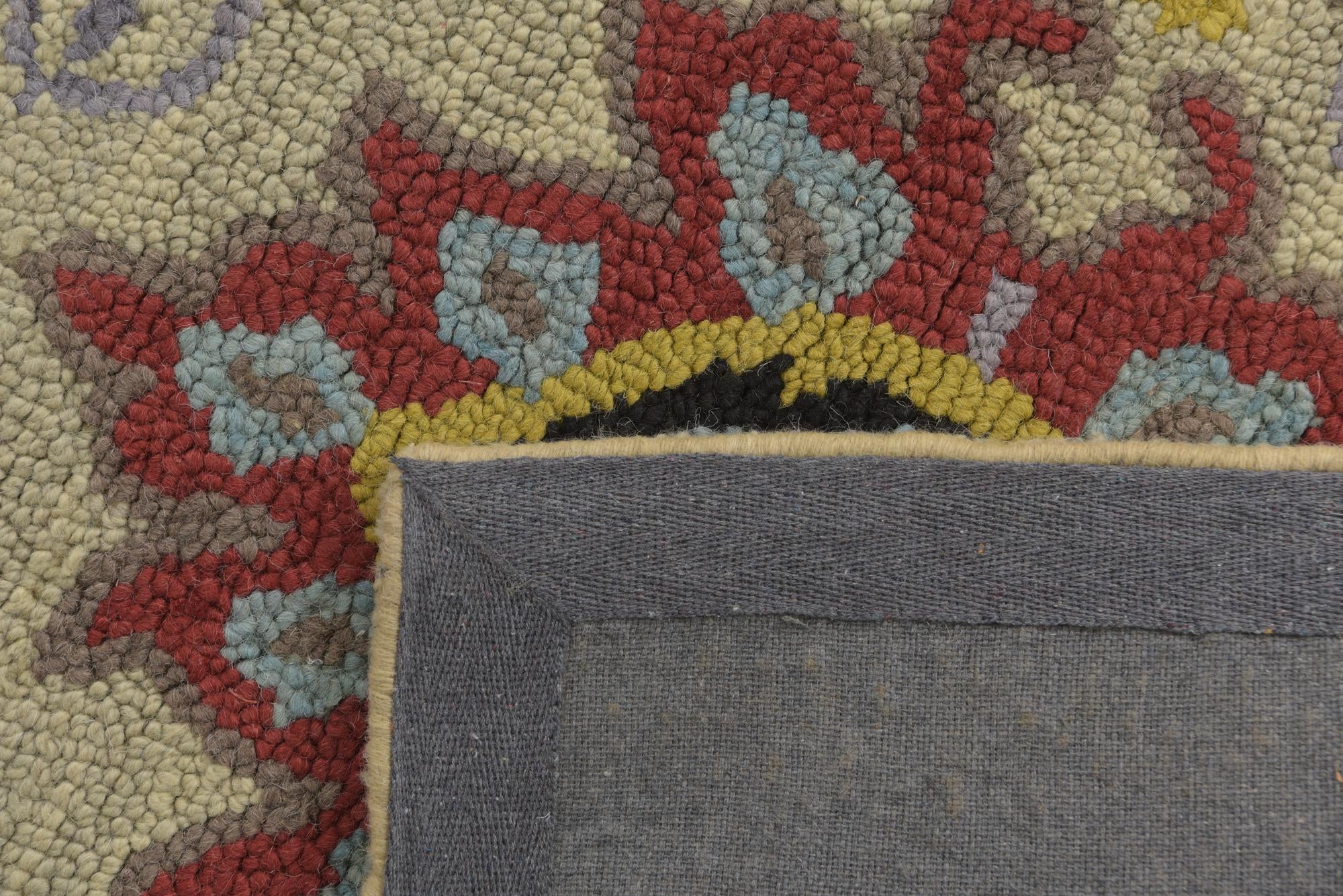 5' x 7' 10 Agra Wool Rug