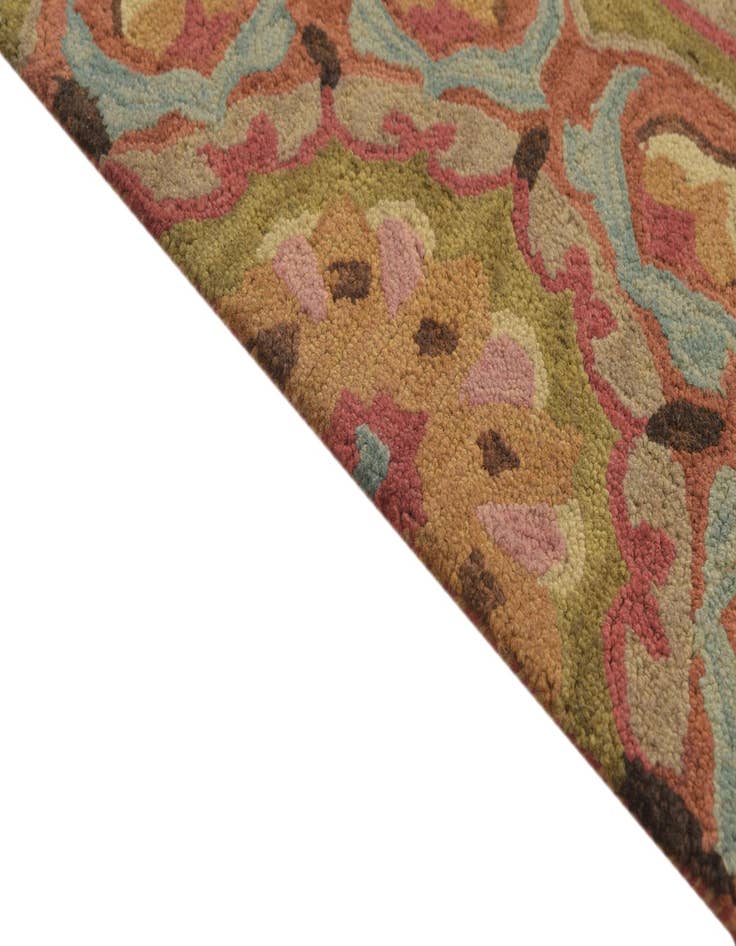 Detail image of 5' x 8' Agra Wool Rug