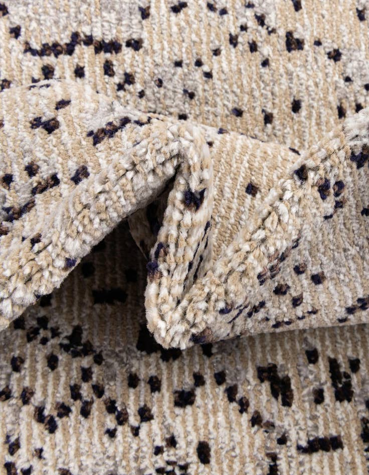 Detail image of 4' x 6' Amulet Rug