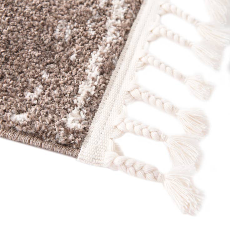 Detail image of 4' x 6' Aramis Rug