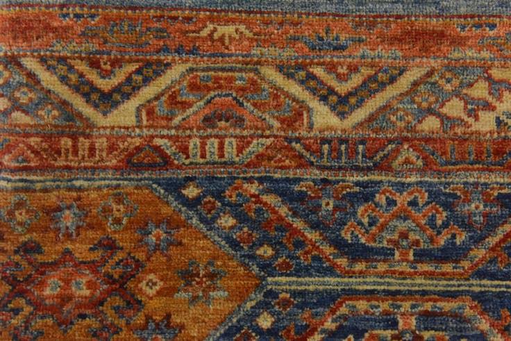 Detail image of 4' x 5' 8 Hand Knotted Ariana Ziegler Rug