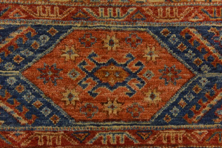 Detail image of 4' x 5' 8 Hand Knotted Ariana Ziegler Rug