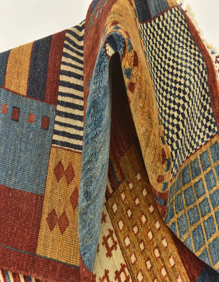 Detail image of 6' 8 x 9' 10  Hand Knotted Ariana Ziegler Rug