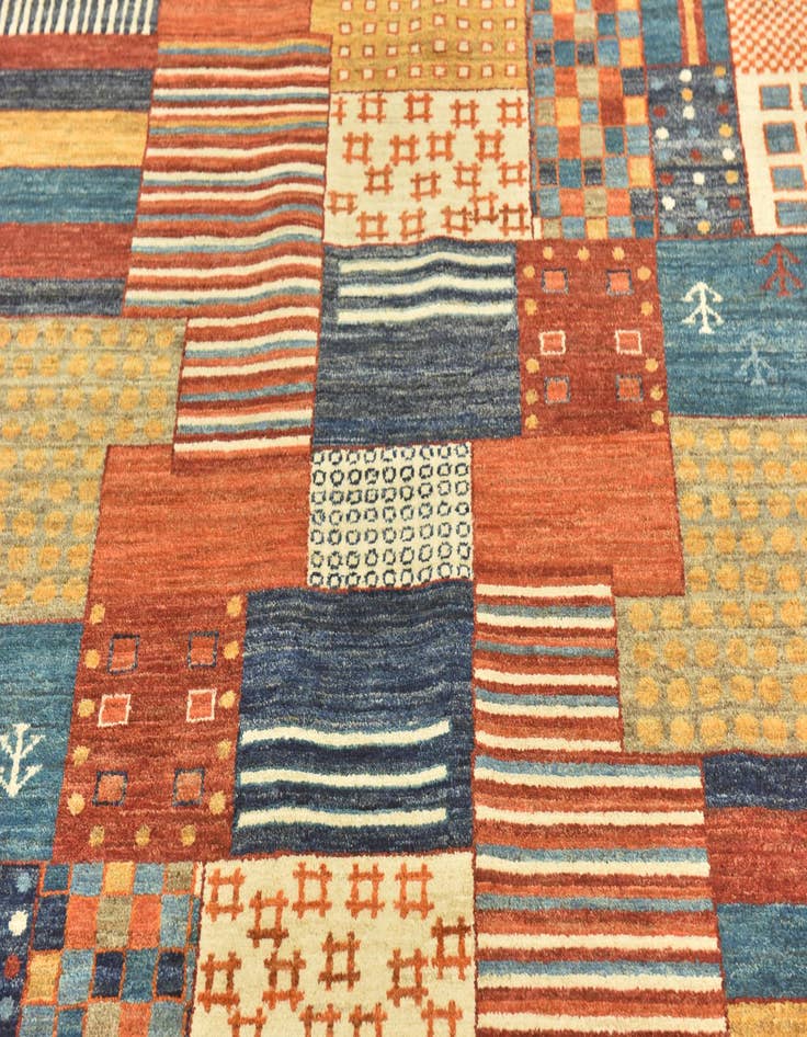 Detail image of 6' 8 x 9' 10 Hand Knotted Ariana Ziegler Rug