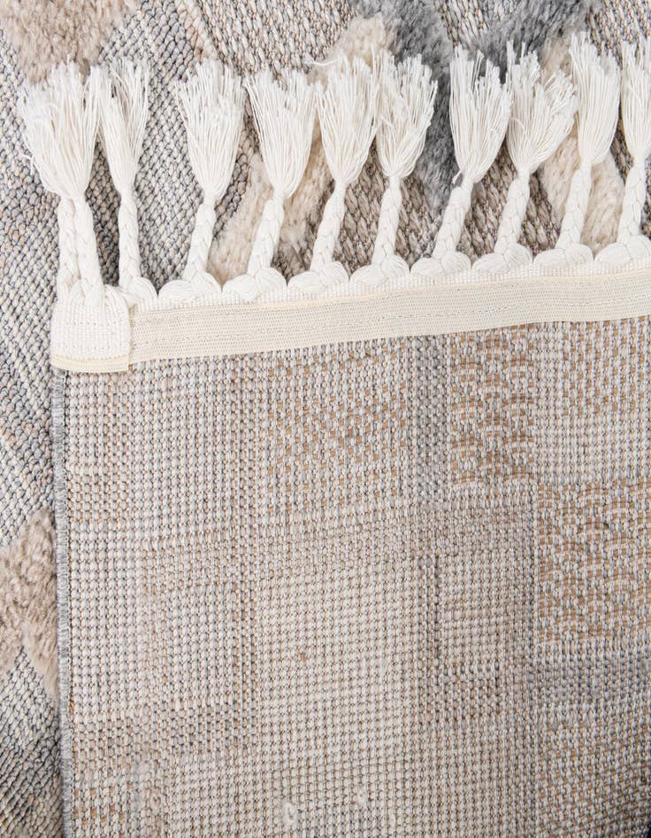 Detail image of 5' 2 x 7' 8 Arlo Rug