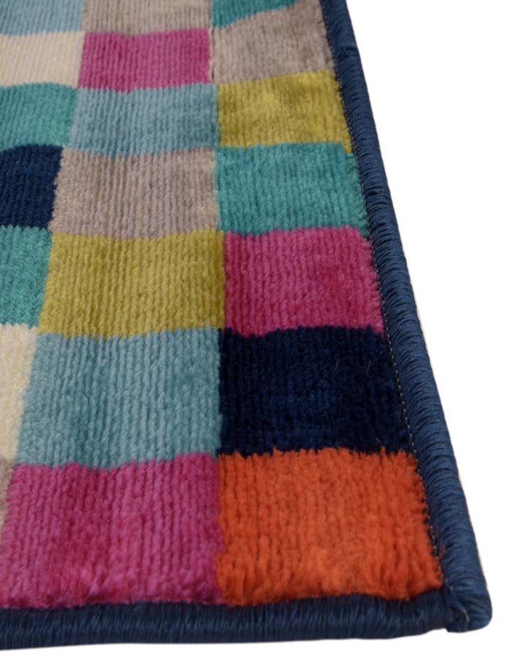 Detail image of 2' x 3' Azalea Rug