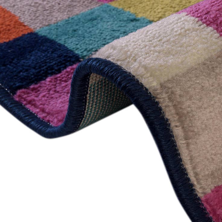 Detail image of 2' x 3' Azalea Rug