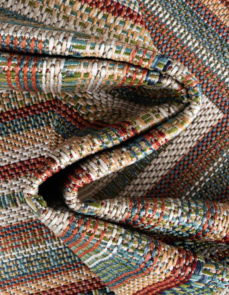 Detail image of 7' 10 x 10' Easy-Clean Baja Indoor / Outdoor Rug