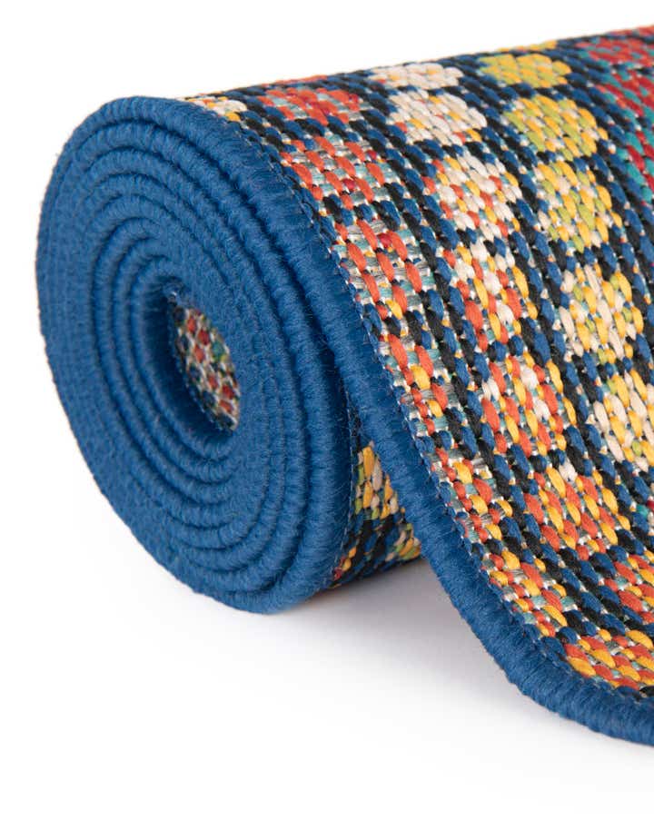 5' 3 x 8' Easy-Clean Baja Indoor / Outdoor Rug