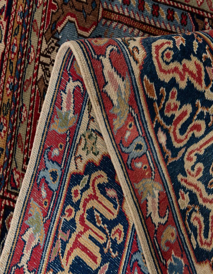 Detail image of 6' 7 x 10'  Hand Knotted Bakhtiar Wool Rug