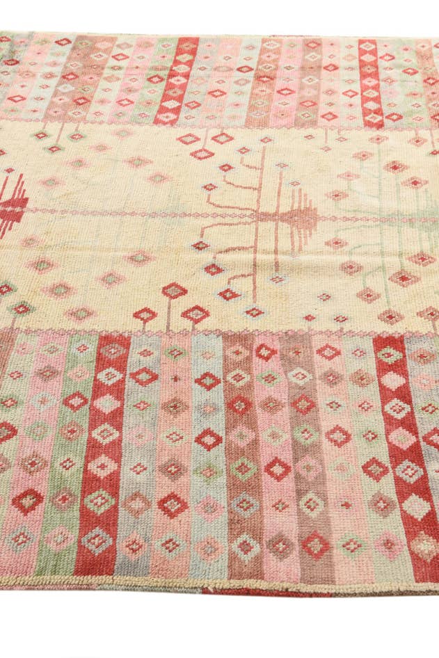 Detail image of 6' 4 x 8' 8 Hand Knotted Balouch Wool Rug