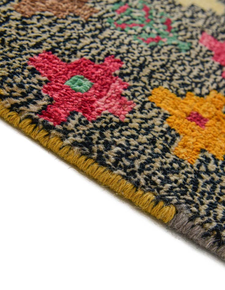 Detail image of 4' 4 x 5' 11 Hand Knotted Balouch Wool Rug