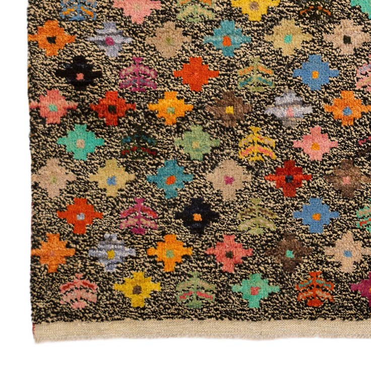 Detail image of 4' 4 x 6' 5 Hand Knotted Balouch Wool Rug