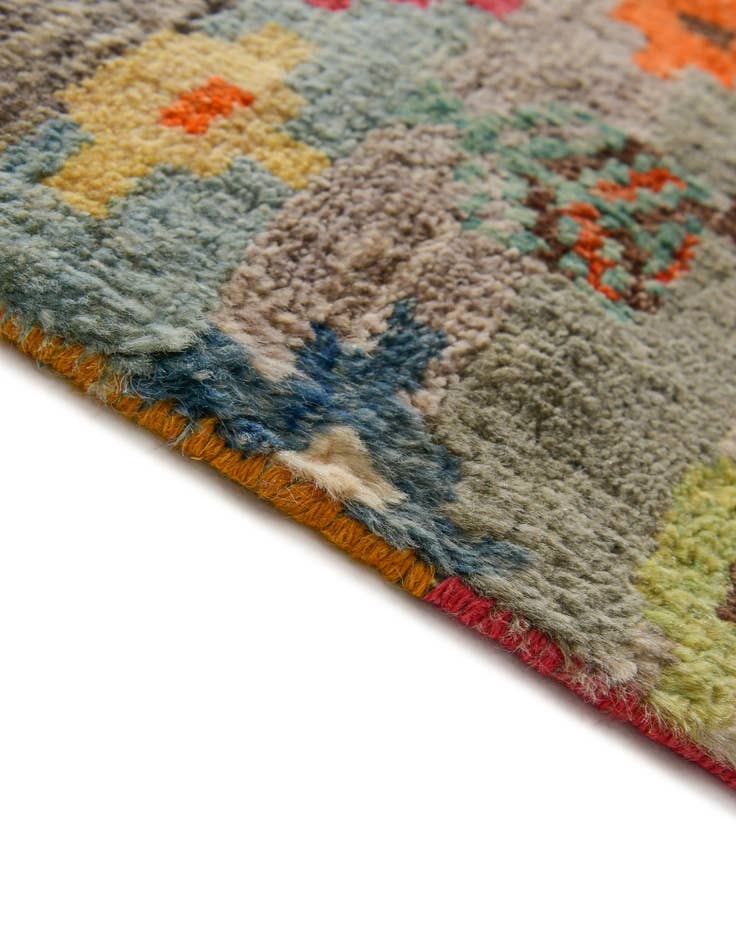 Detail image of 4' 4 x 6' 2 Hand Knotted Balouch Wool Rug