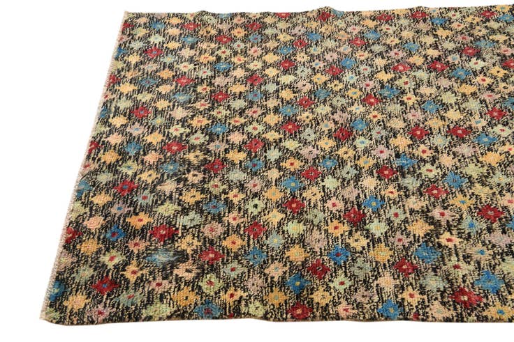 Detail image of 4' x 5' 8 Hand Knotted Balouch Wool Rug