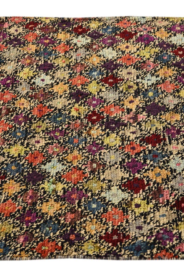 Detail image of 3' 3 x 4' 10 Hand Knotted Balouch Wool Rug
