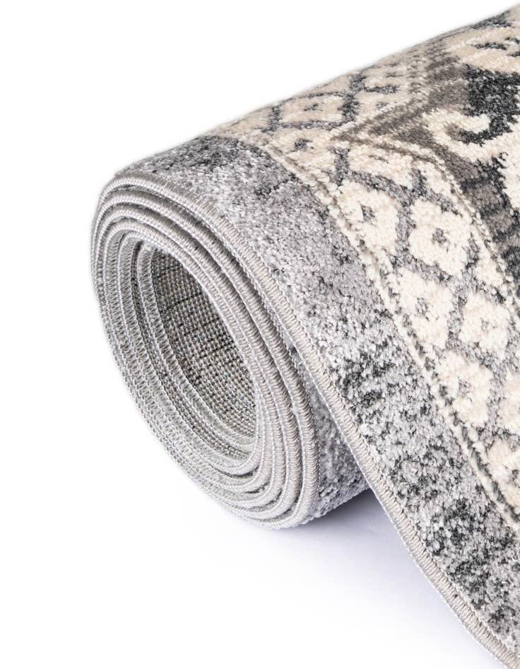 Detail image of 8' x 9' 10 Budapest Rug