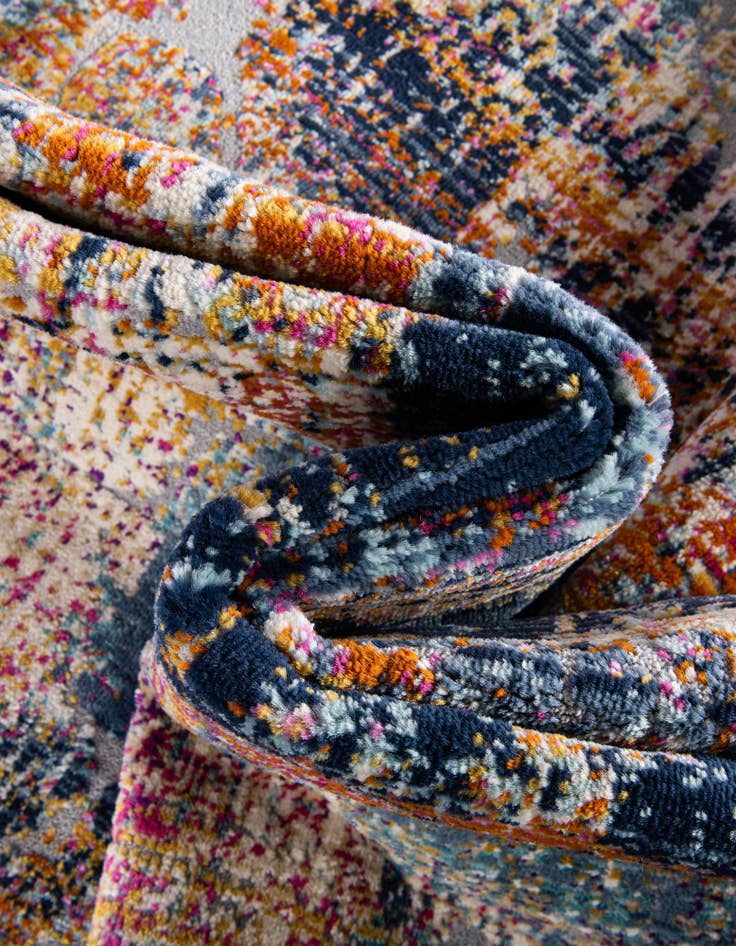 Detail image of 4' x 6' Budapest Rug