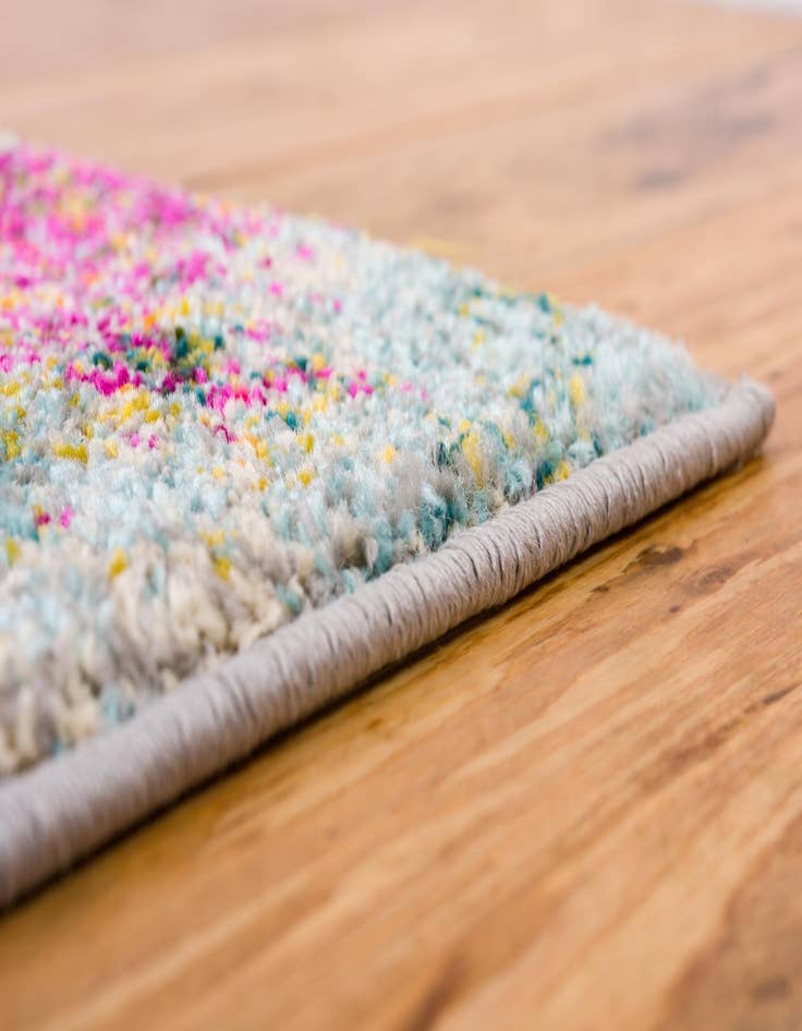 Detail image of 8' x 10'  Washable Capri Rug