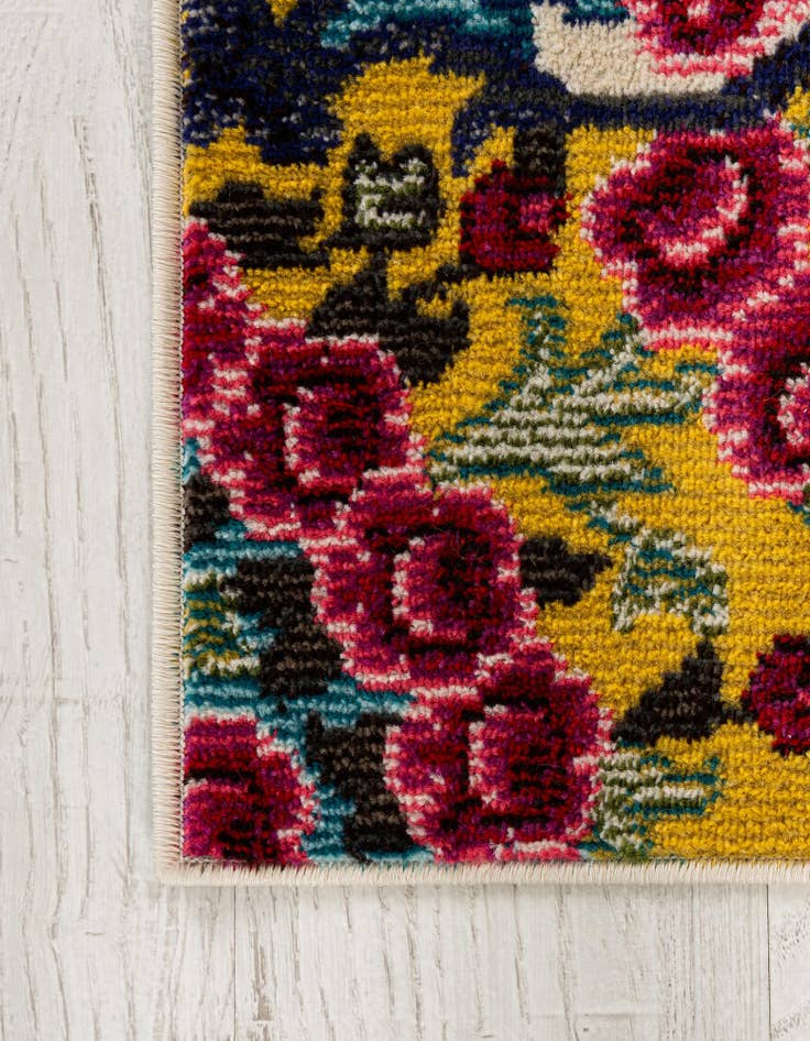 Detail image of 4' x 6' Washable Carnevale Rug