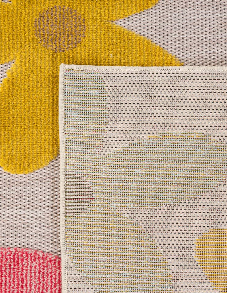 Detail image of 5' x 8' Casablanca Rug