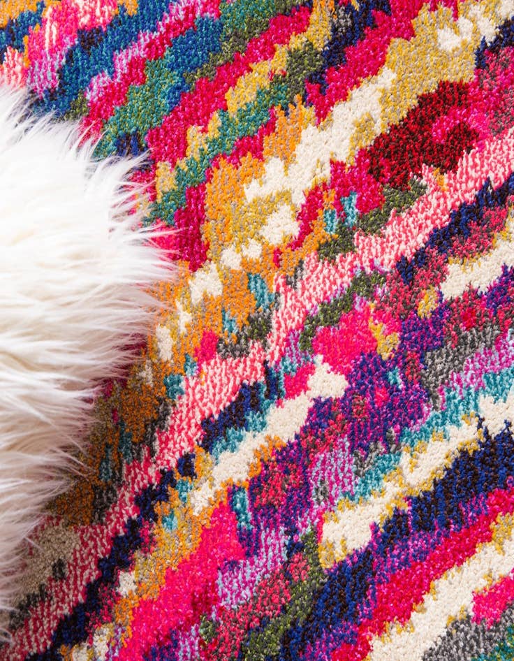 Detail image of 7' x 10'  Washable Casablanca Rug