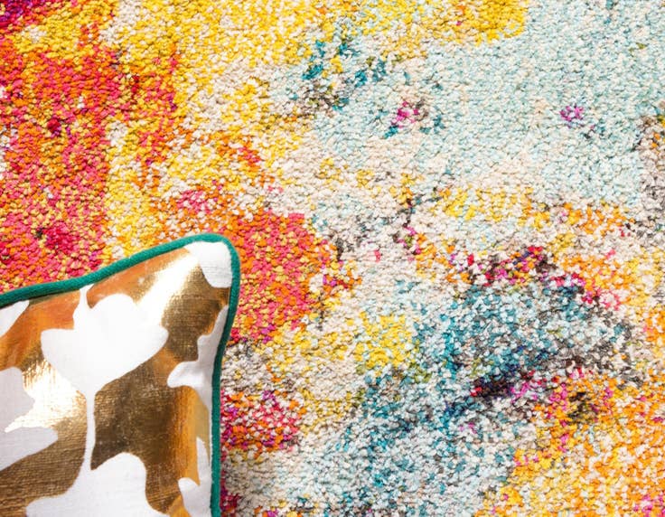 Detail image of 5' x 8' Washable Casablanca Rug