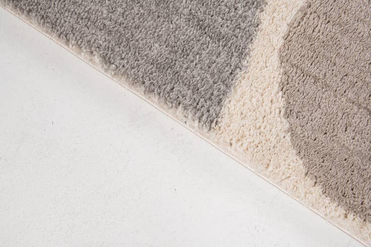 Detail image of 5' 3 x 7' 9 Caspian Rug