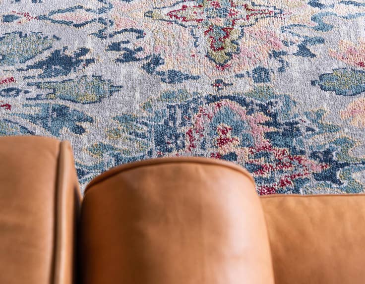 Detail image of 7' x 10' Charleston Rug