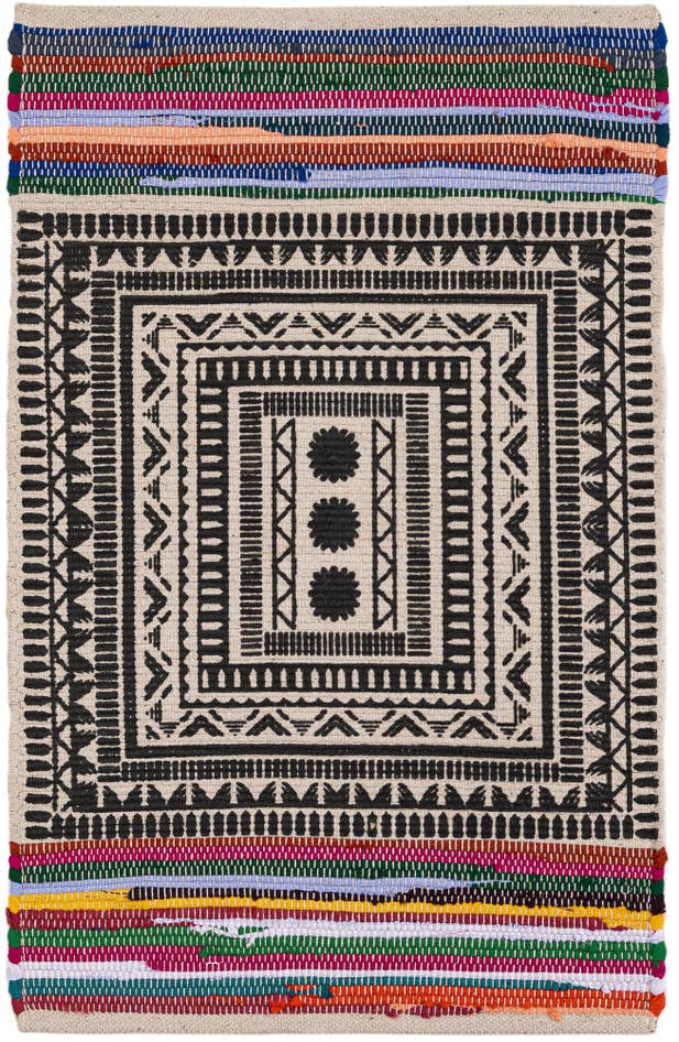Detail image of 2' x 3' 1 Hand Braided Chindi Cotton Rug