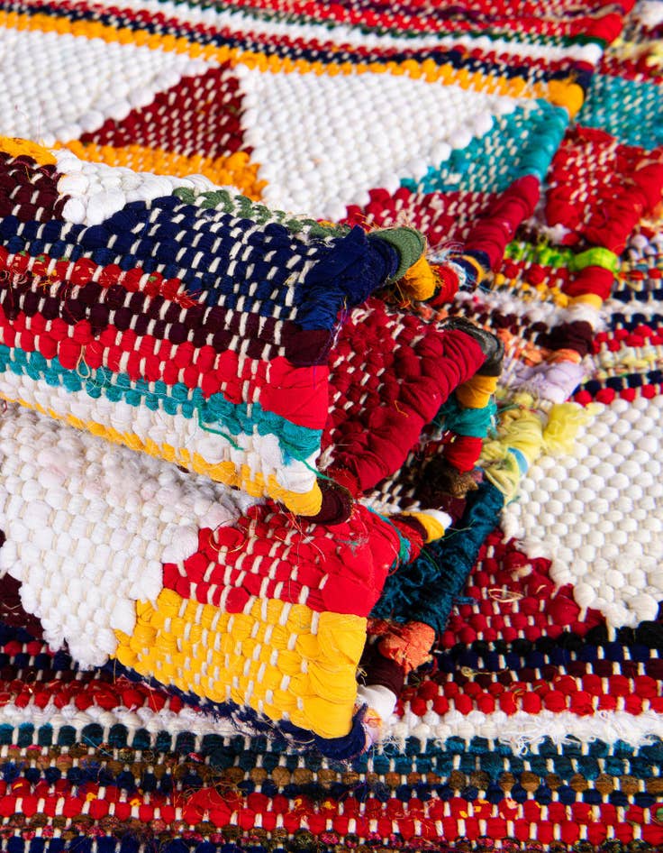 Detail image of 2' x 3' 1  Hand Woven Chindi Trellis Rug