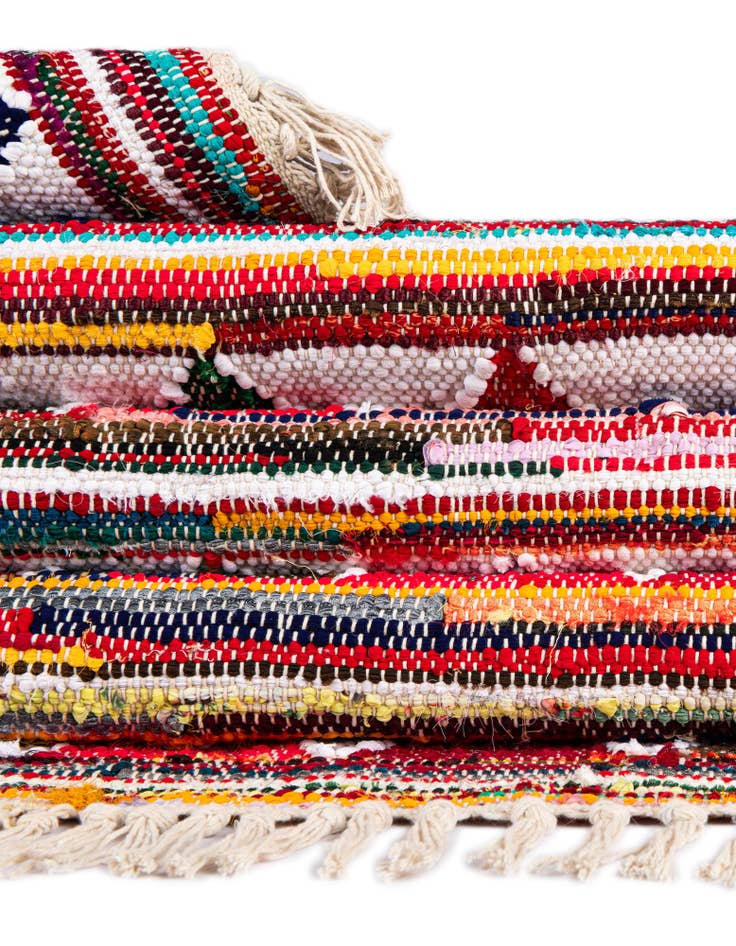 Detail image of 2' x 3' 1  Hand Woven Chindi Trellis Rug