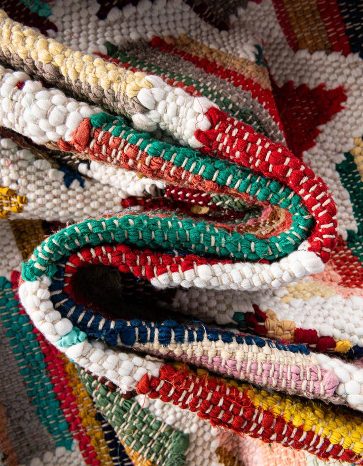 Detail image of 2' x 3' 1 Hand Woven Chindi Trellis Rug