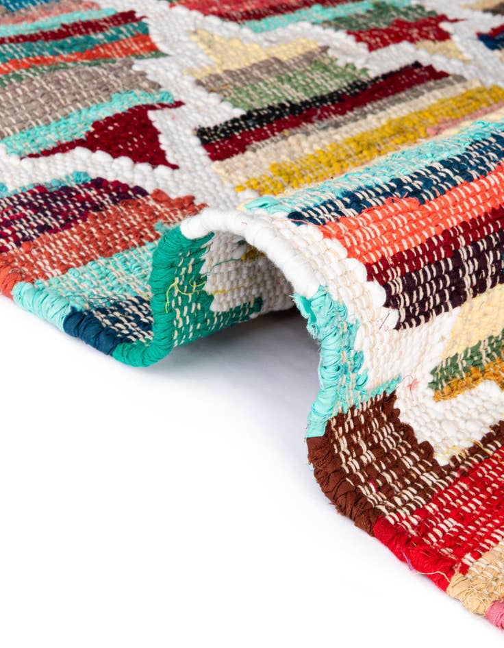 Detail image of 2' x 3' 1 Hand Woven Chindi Trellis Rug
