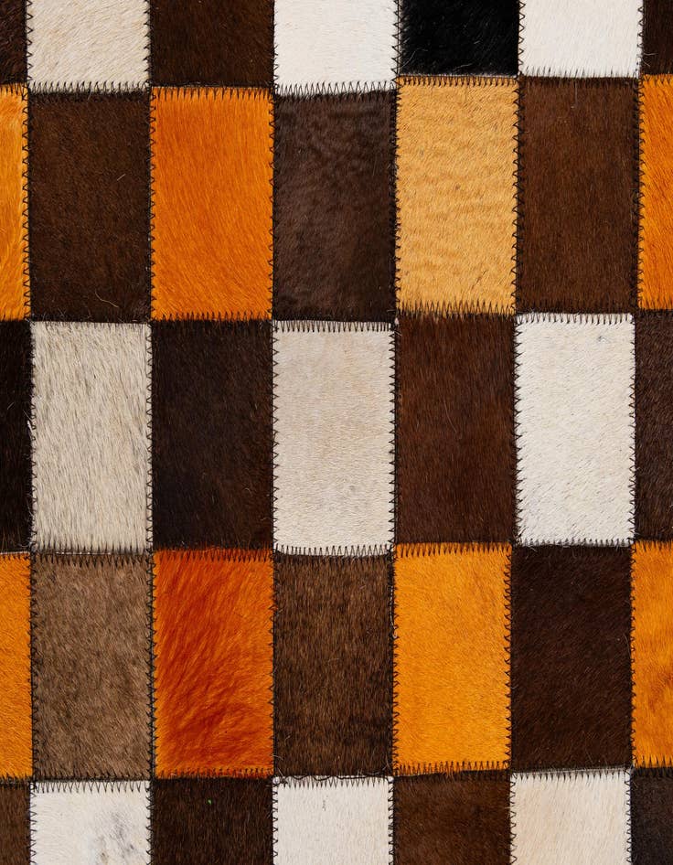 Detail image of 8' 2 x 9' 11 Cowhide - Patchwork Rug